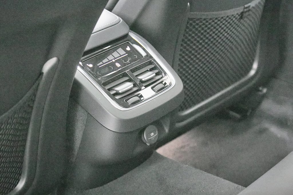 New 2026 Volvo V60 B5 Cross Country Ultra w/ Climate Package image 21