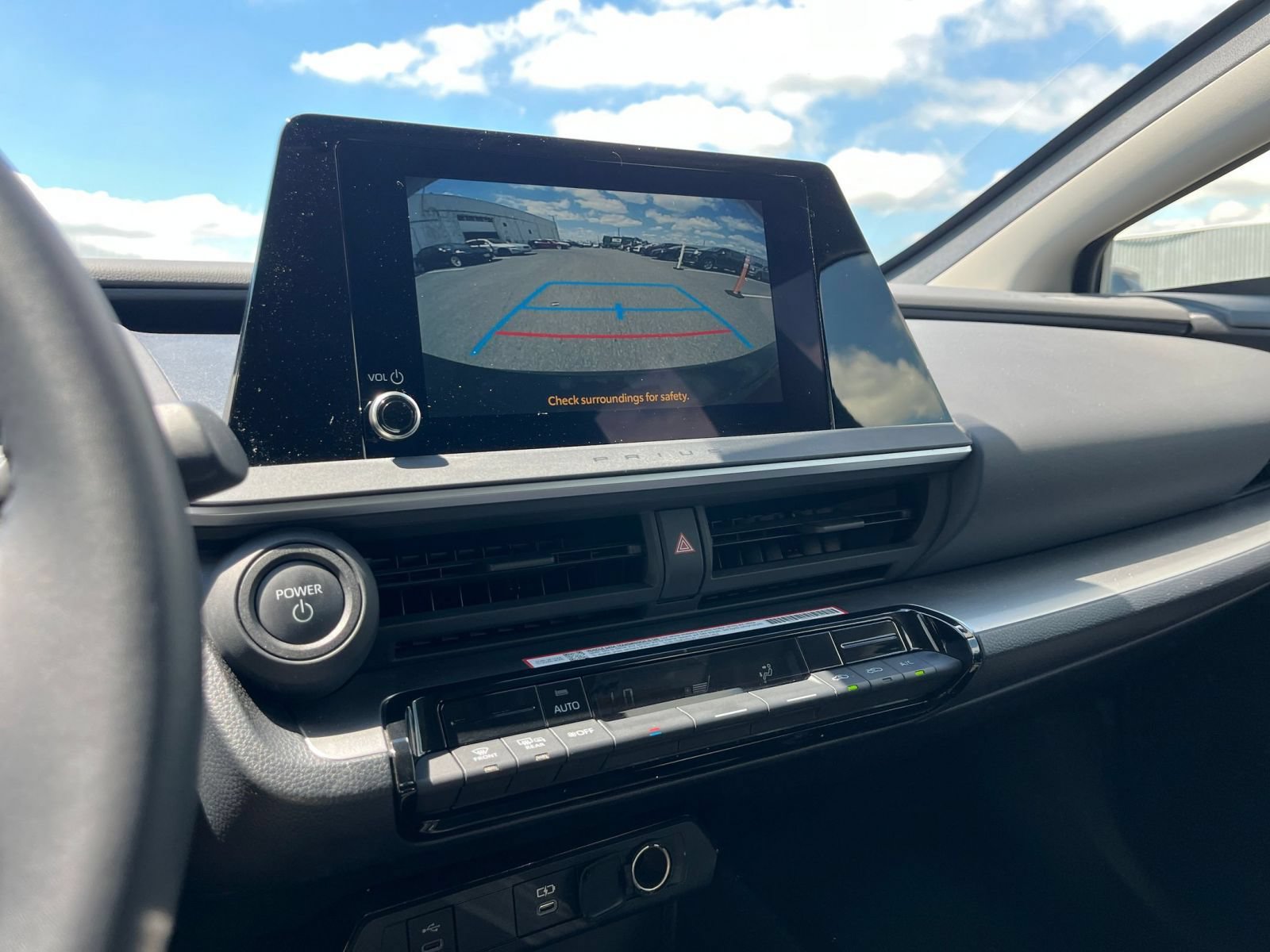 Used 2025 Toyota Prius LE FWD image 20