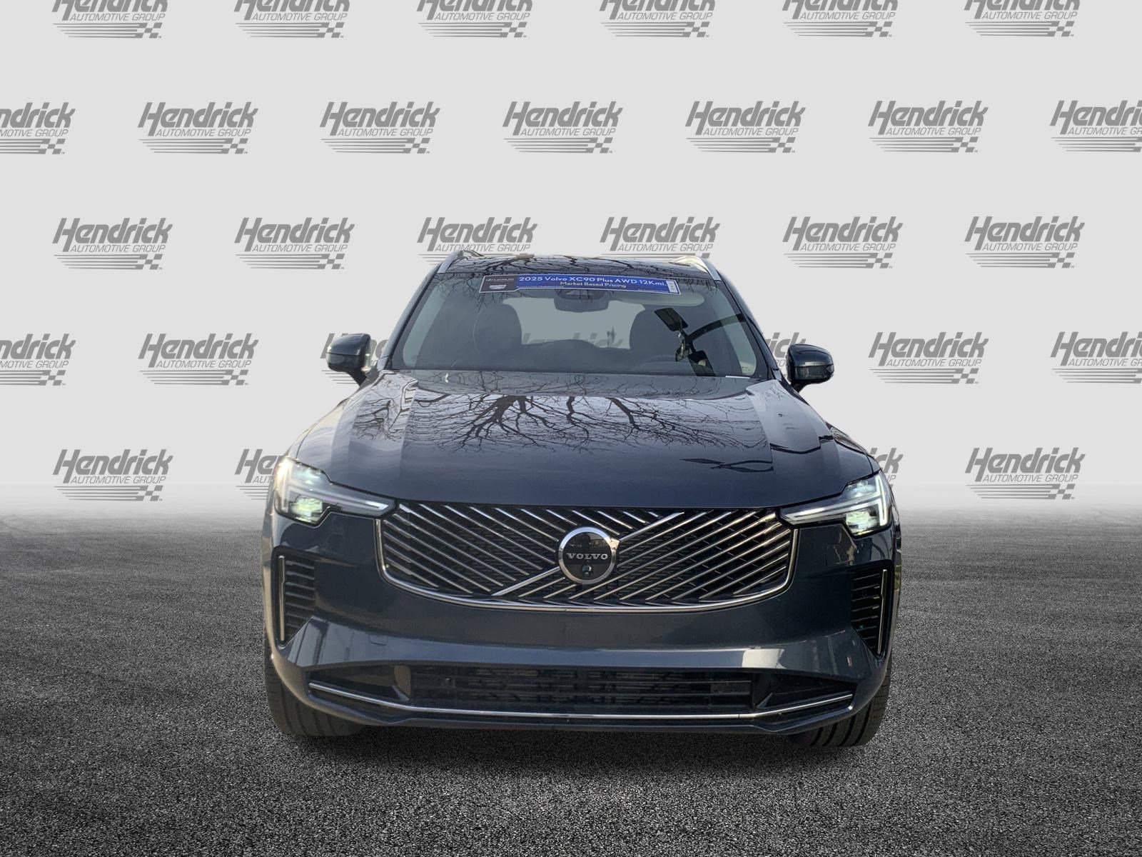 Used 2025 Volvo XC90 B6 Plus image 3