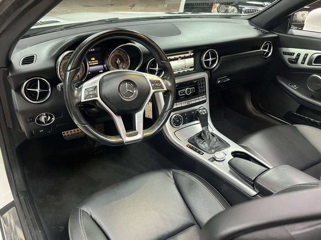 Used 2015 Mercedes-Benz SLK 250 w/ Premium Package image 17