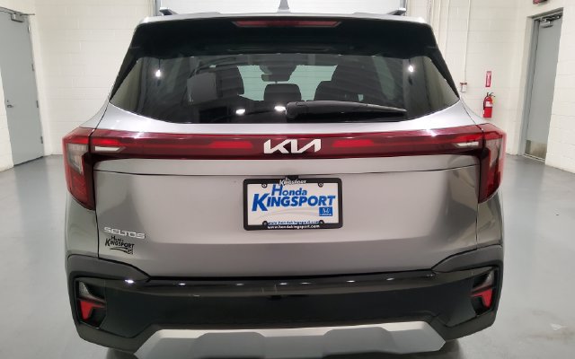 Used 2025 Kia Seltos EX w/ EX Sunroof Package FWD image 9