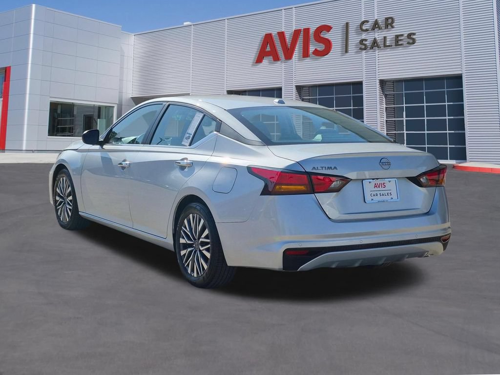 Used 2025 Nissan Altima 2.5 SV FWD image 9