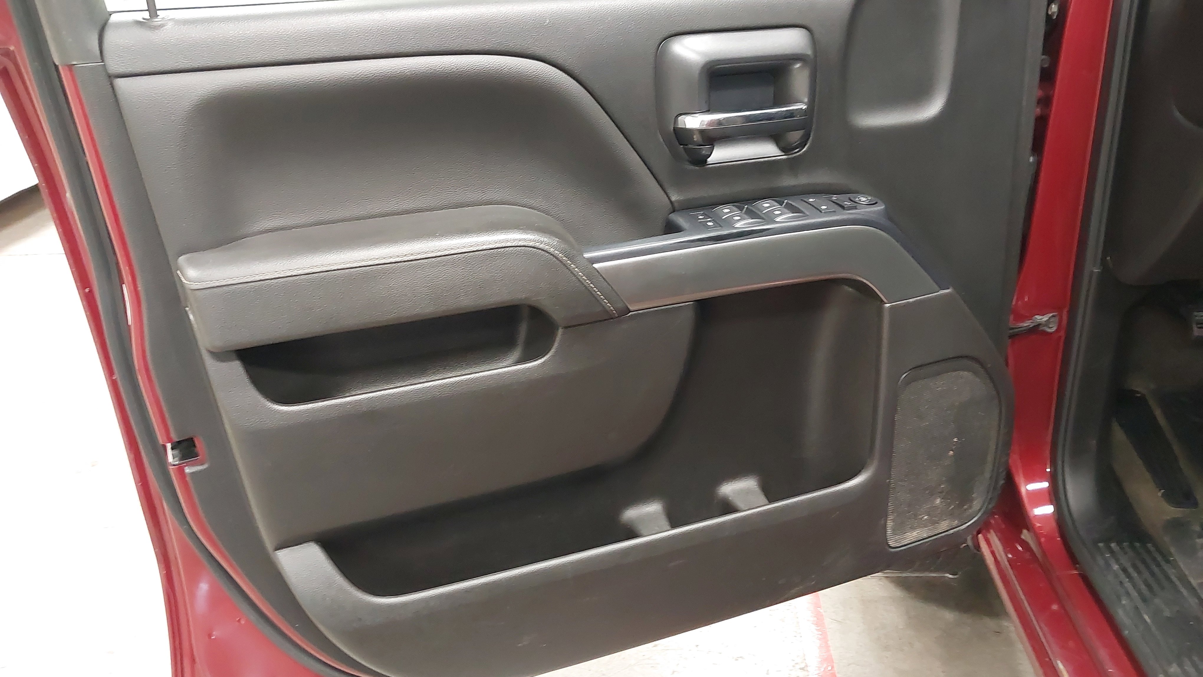 Used 2018 Chevrolet Silverado 1500 LT w/ All Star Edition image 24