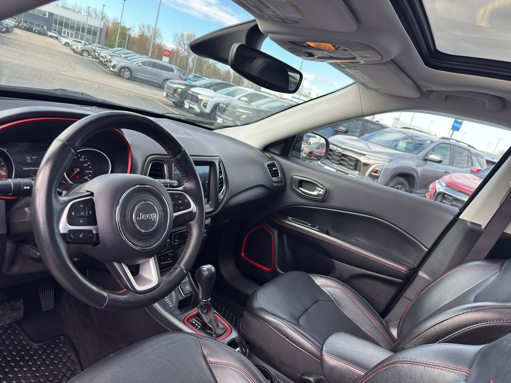 Used 2019 Jeep Compass Trailhawk w/ Leather Interior Group AWD/4WD image 25