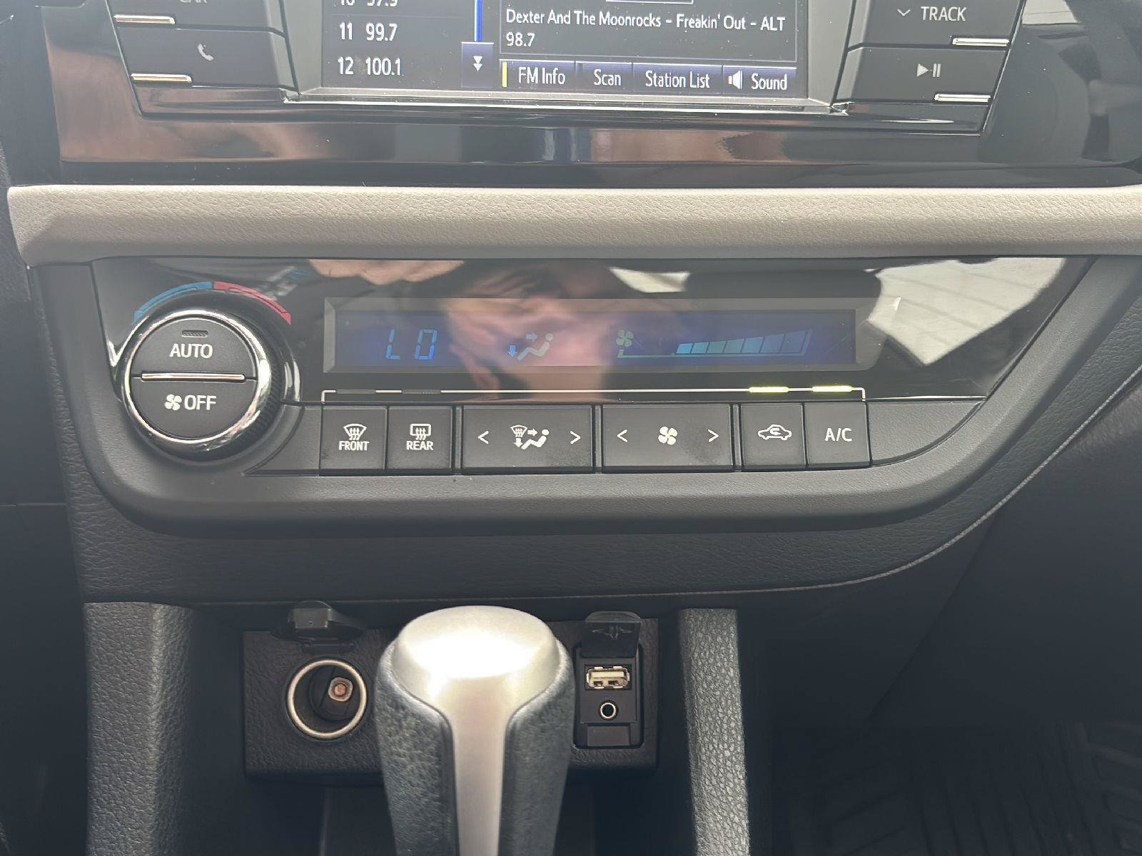 Used 2016 Toyota Corolla LE FWD image 16