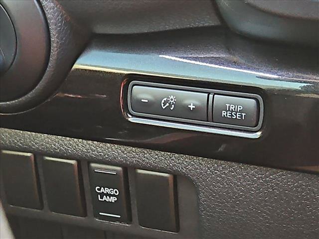 Used 2017 Nissan Titan SV RWD image 17