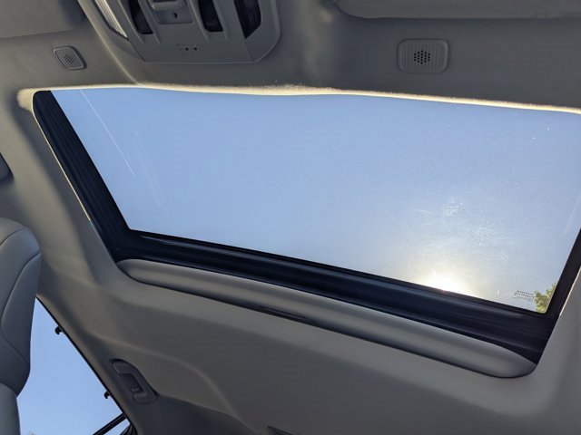 Used 2023 Toyota Highlander XLE image 28