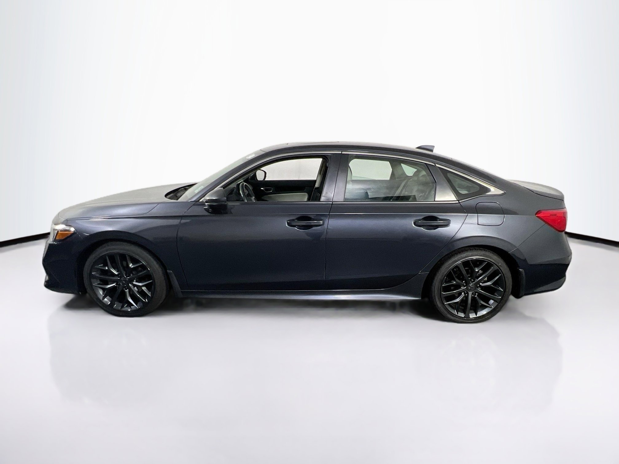 Used 2022 Honda Civic Touring image 8