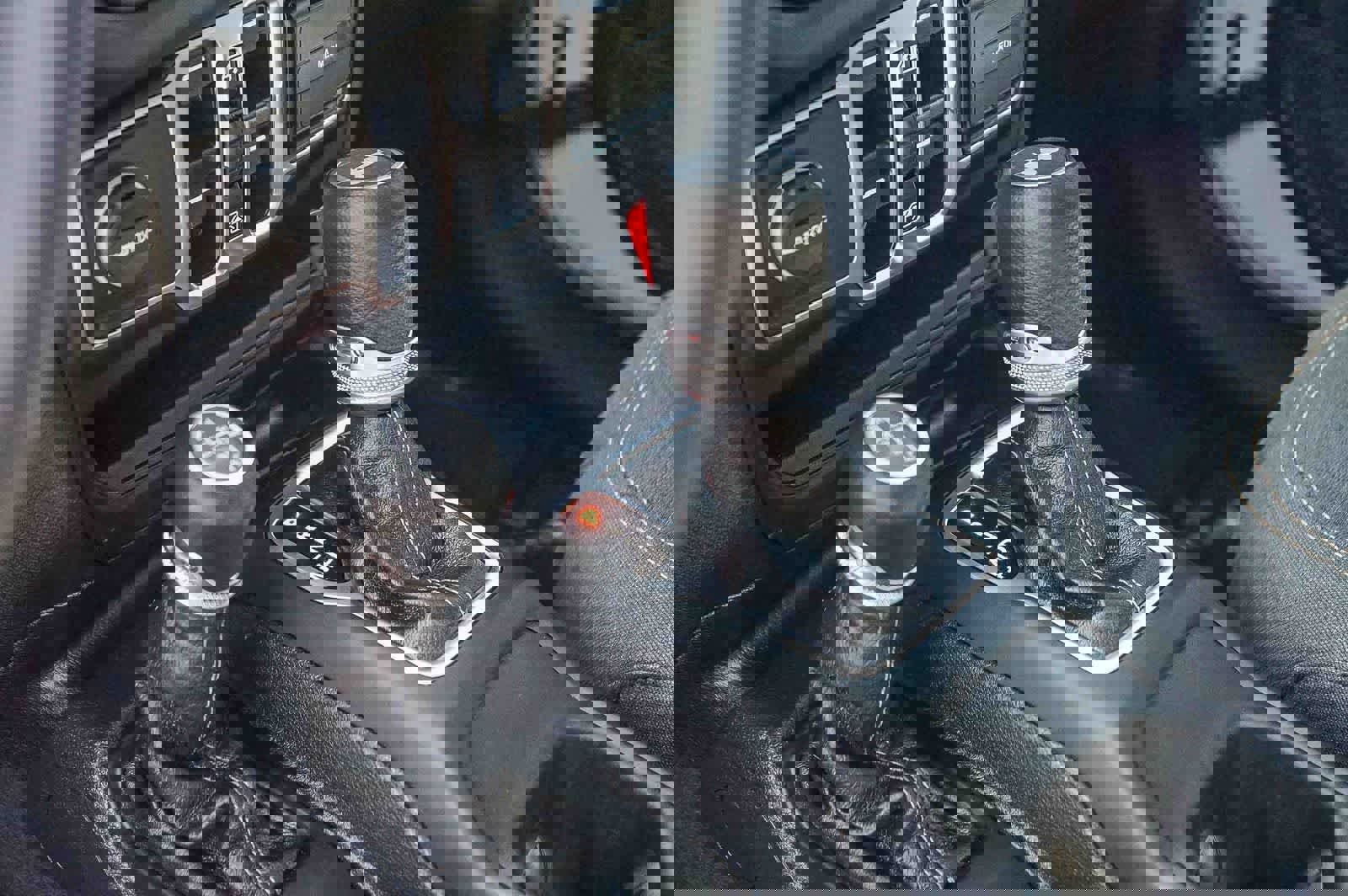 Used 2025 Jeep Wrangler Sahara image 17