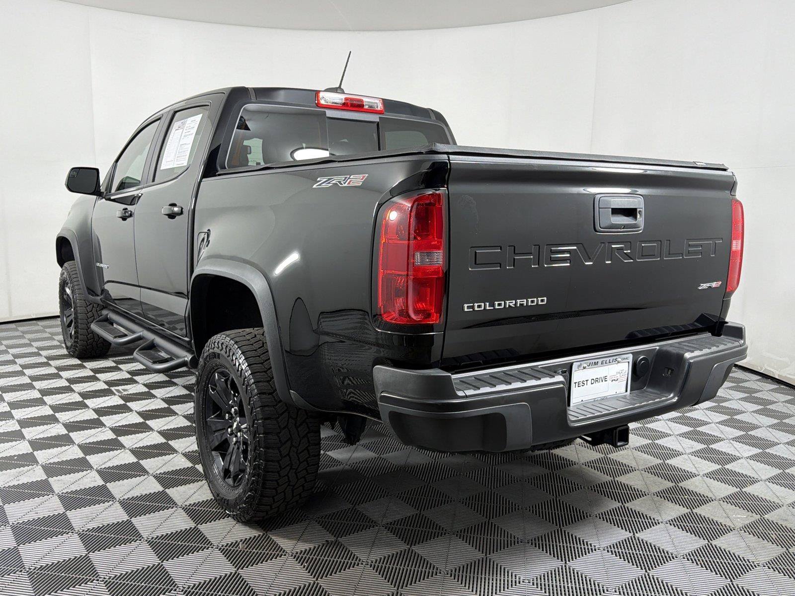 Certified 2022 Chevrolet Colorado ZR2 w/ ZR2 Midnight Special Edition AWD/4WD image 4