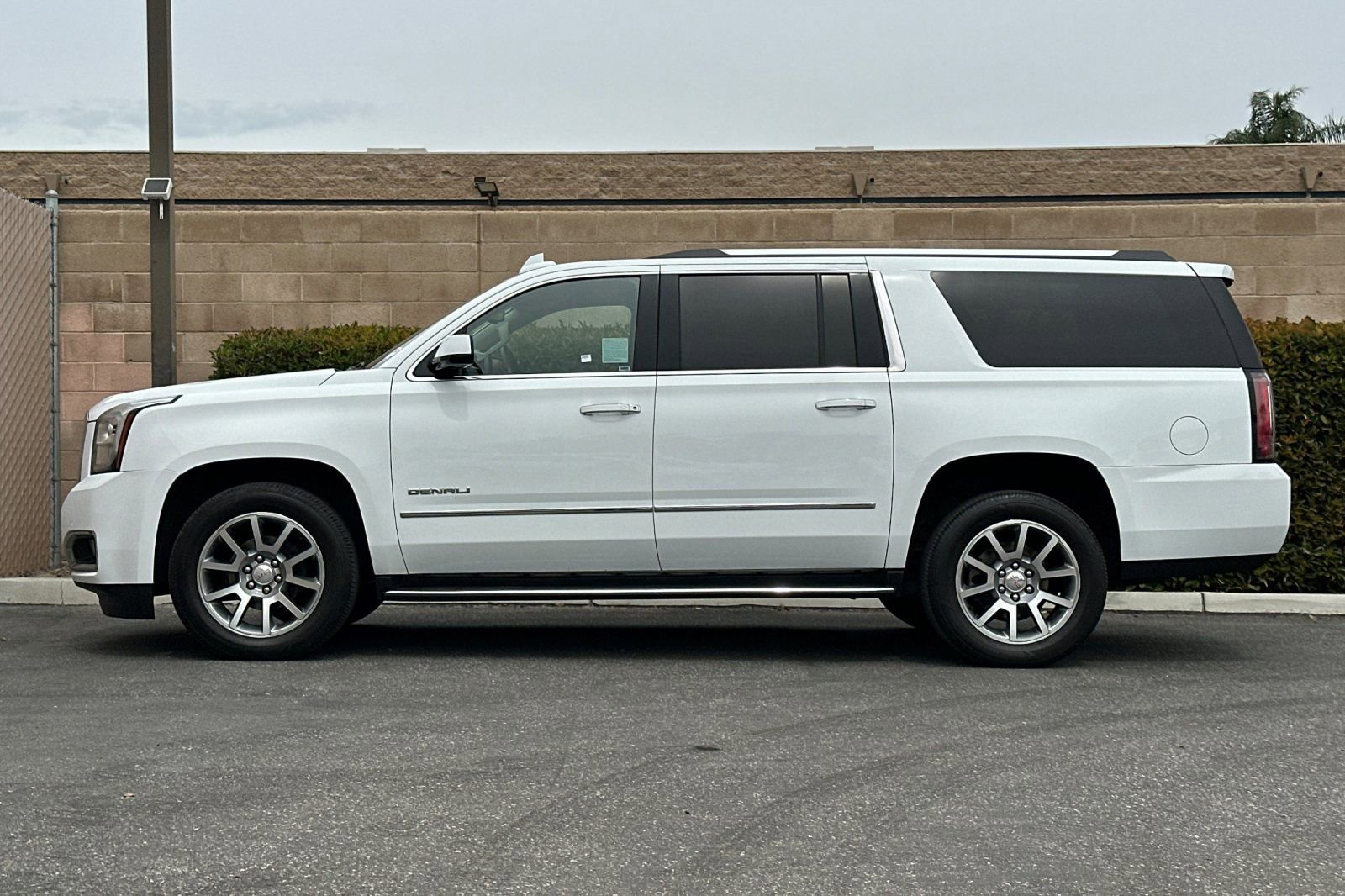 Used 2020 GMC Yukon XL Denali image 7