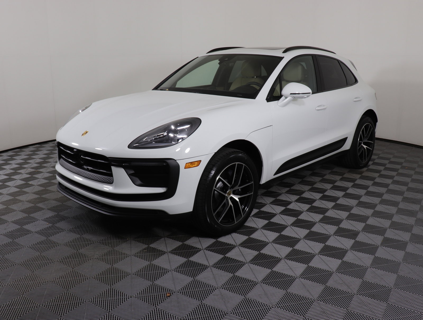 Used 2025 Porsche Macan