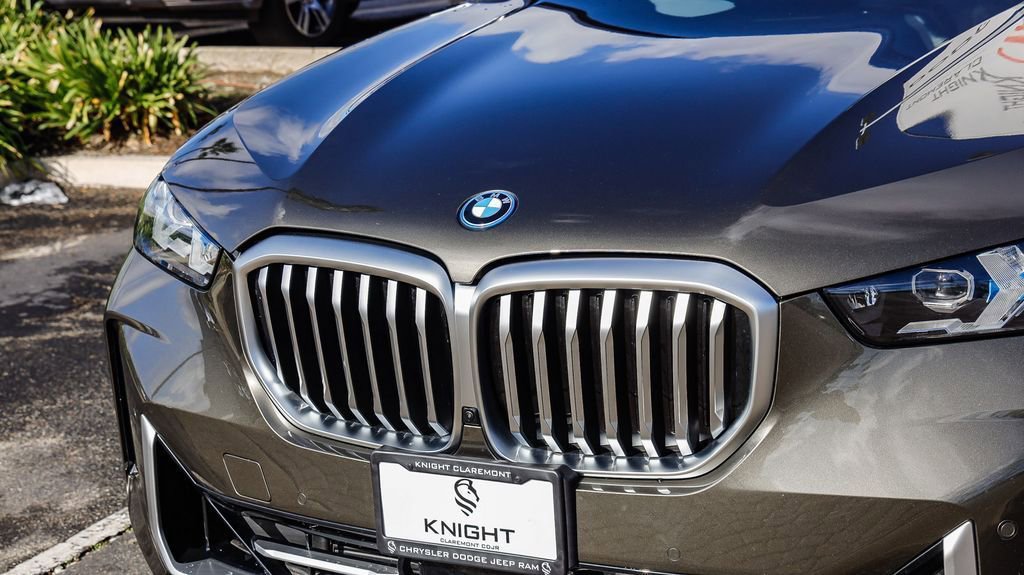 Used 2024 BMW X5 xDrive50e w/ Premium Package image 6