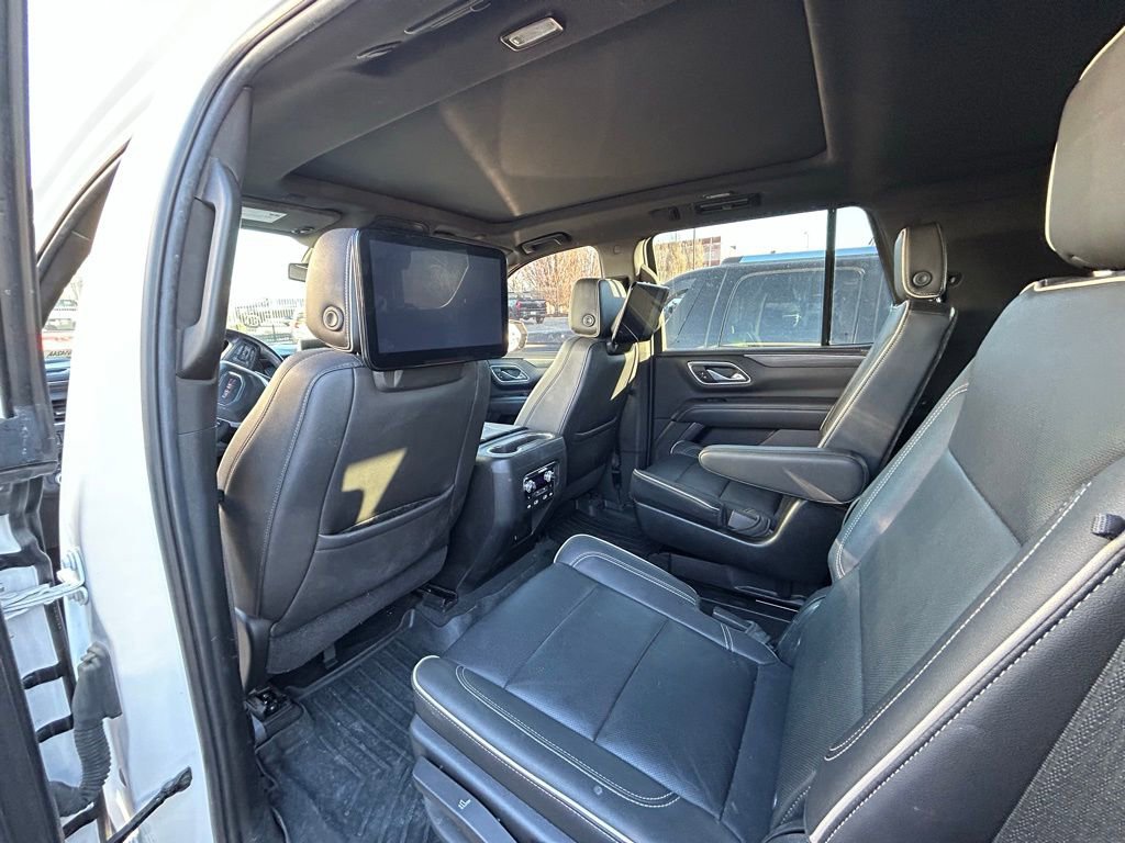 Used 2021 GMC Yukon SLT w/ SLT Luxury Plus Package image 4