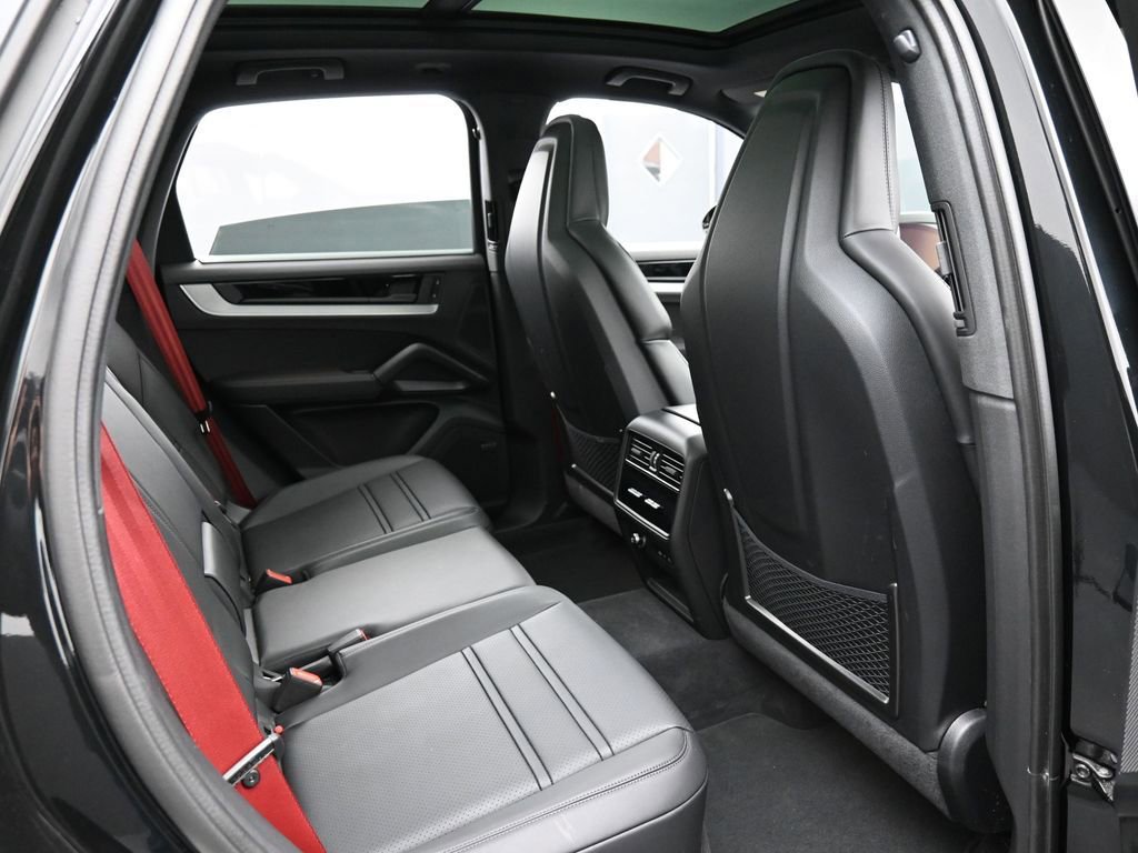 New 2026 Porsche Cayenne S image 27