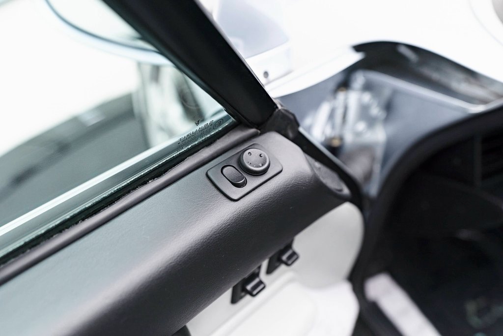 Used 1996 Porsche 911 Turbo image 33