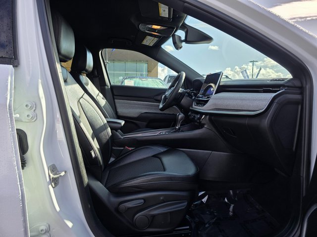 Used 2024 Jeep Compass Latitude image 10