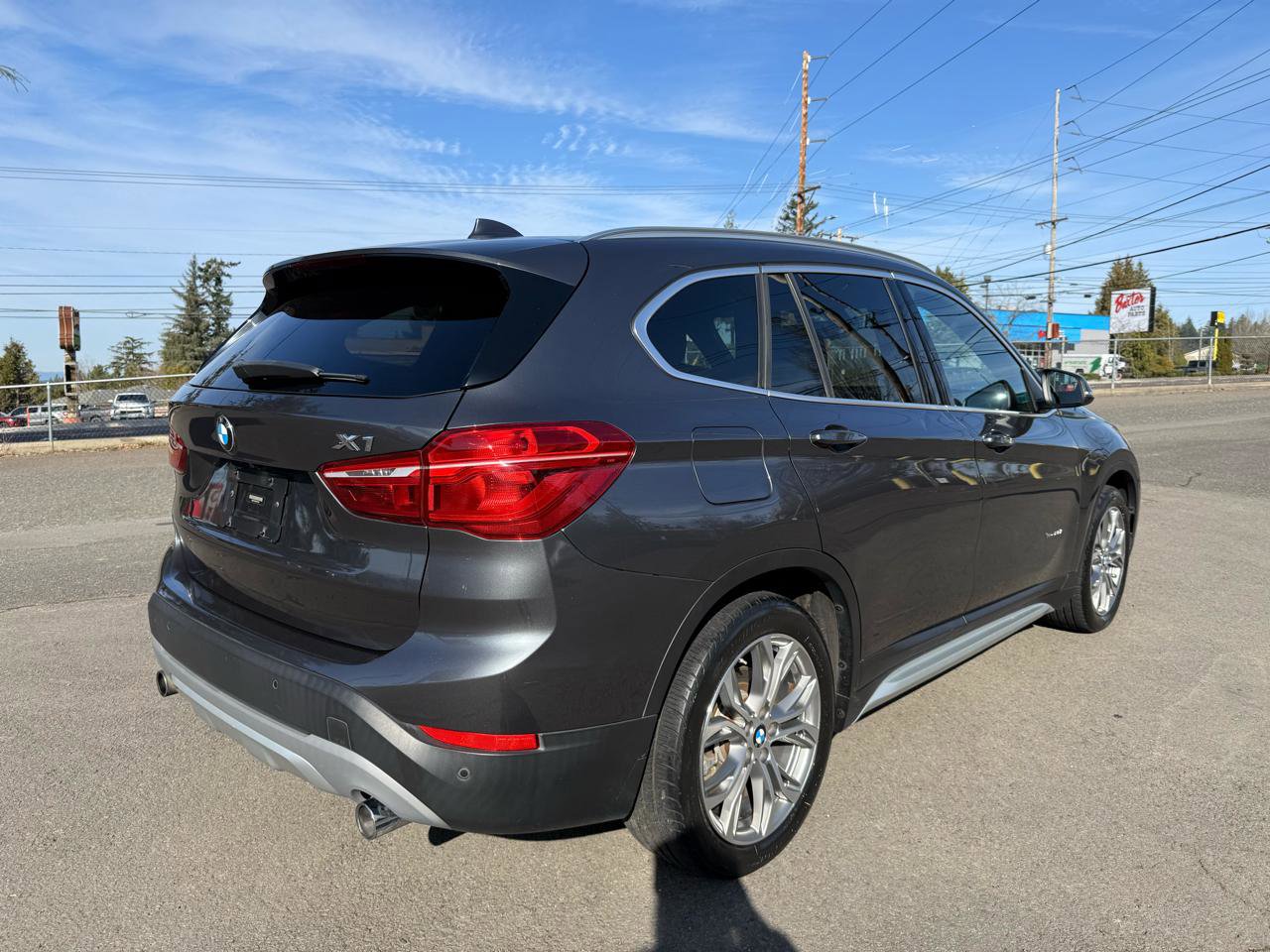 Used 2017 BMW X1 xDrive28i AWD/4WD image 6