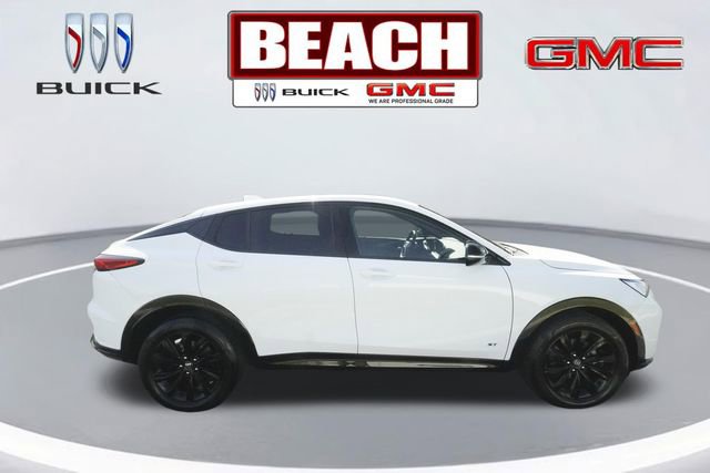 Used 2025 Buick Envista Sport Touring FWD image 2