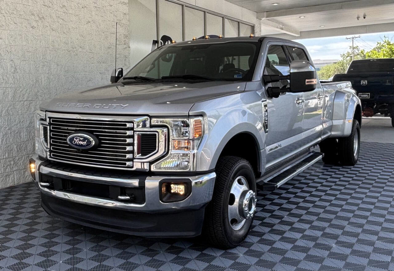 Used 2022 Ford F350 XLT w/ XLT Premium Package AWD/4WD image 2