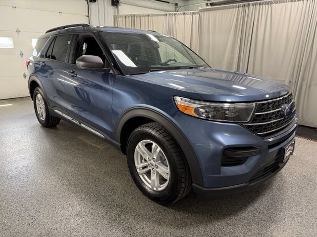 Used 2020 Ford Explorer XLT AWD/4WD image 3