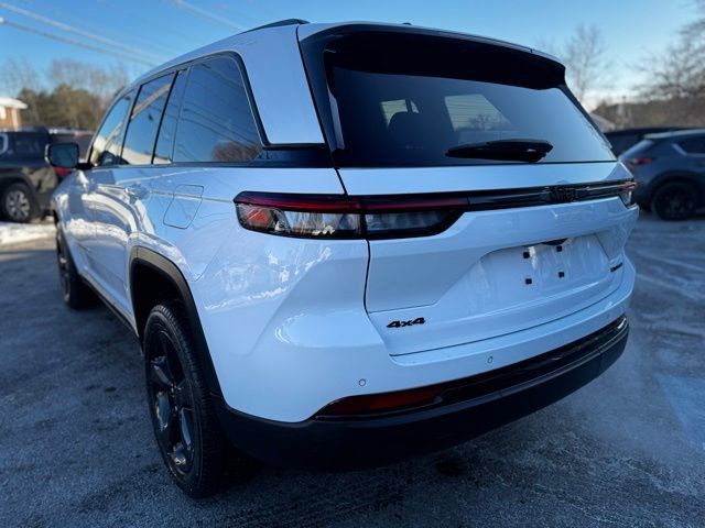 Used 2023 Jeep Grand Cherokee Limited w/ Black Appearance Package image 5