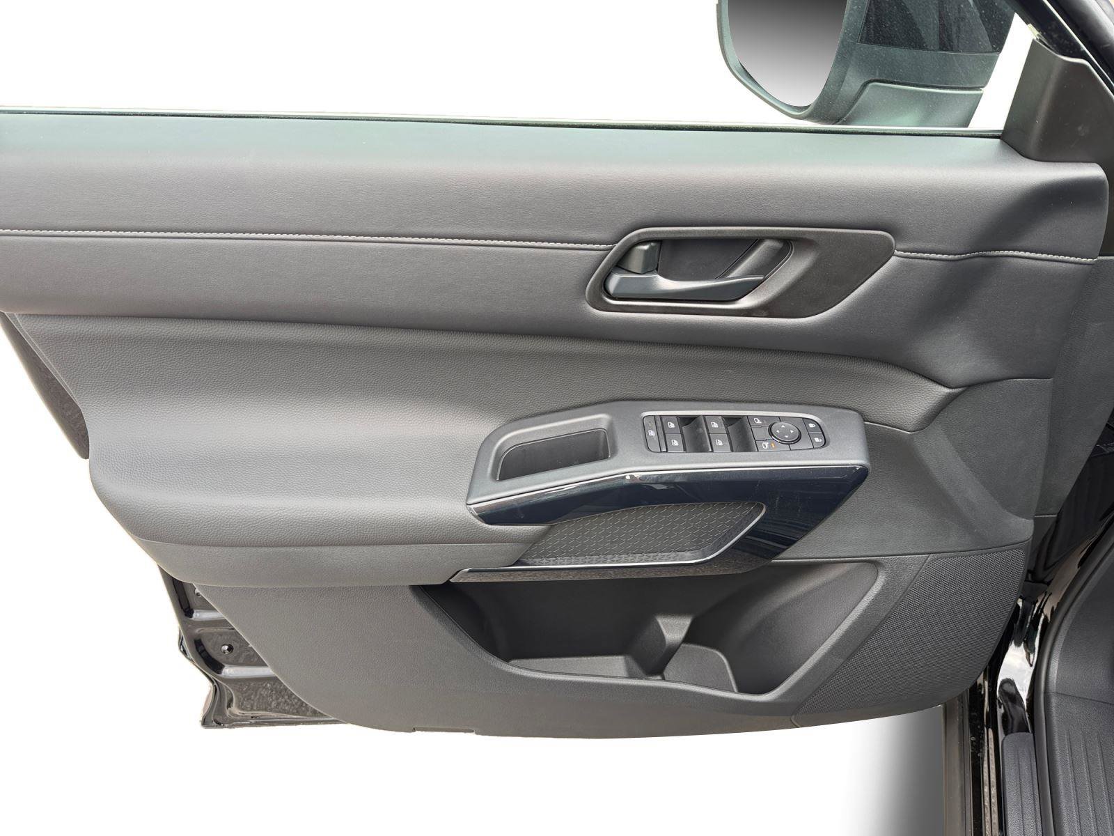 New 2026 Nissan Pathfinder SV AWD/4WD image 9