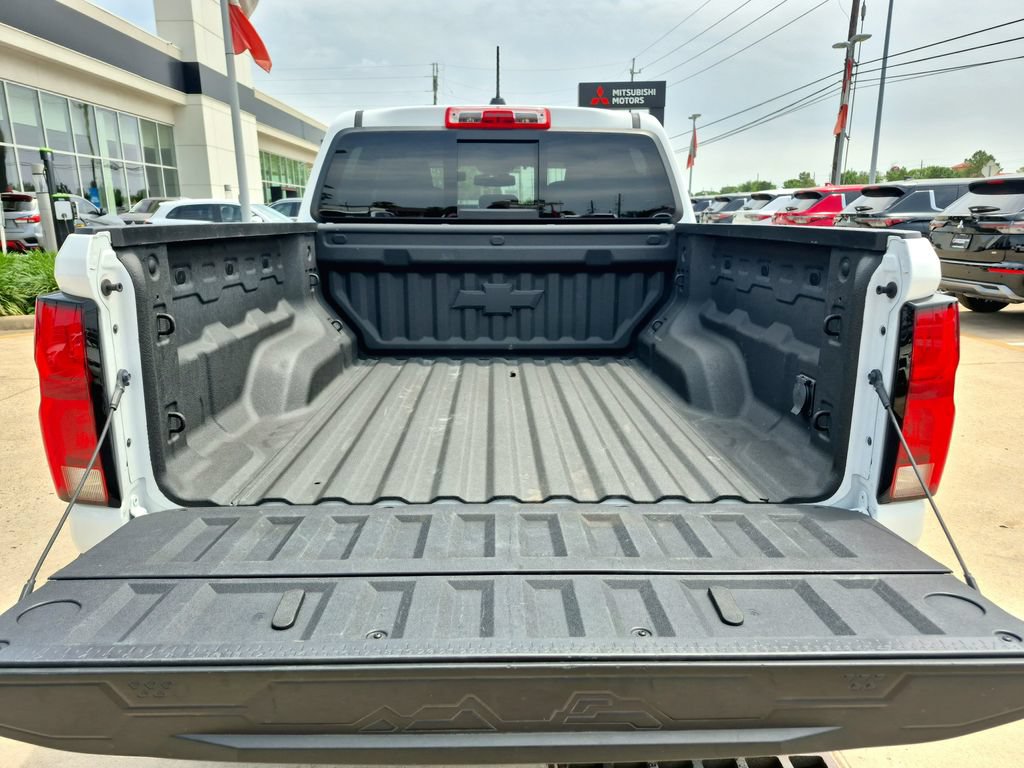Used 2025 Chevrolet Colorado ZR2 w/ Technology Package AWD/4WD image 34