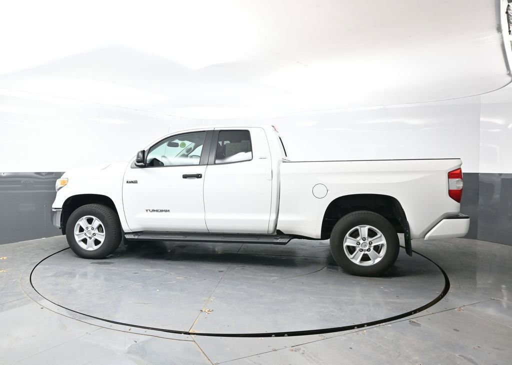 Used 2016 Toyota Tundra SR5 w/ SR5 Upgrade Package image 10