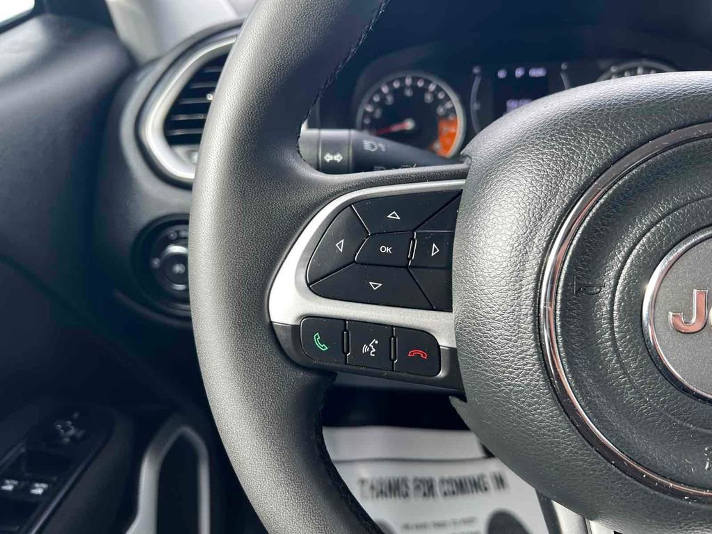 Used 2018 Jeep Renegade Latitude image 21