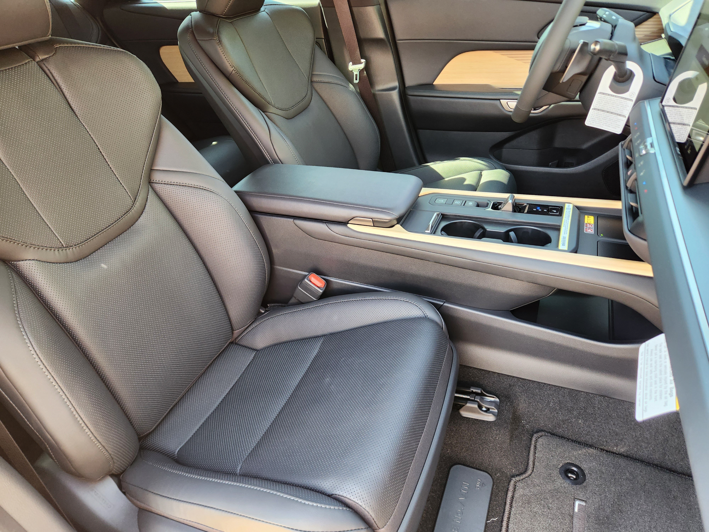 New 2026 Lexus ES 350e FWD image 9