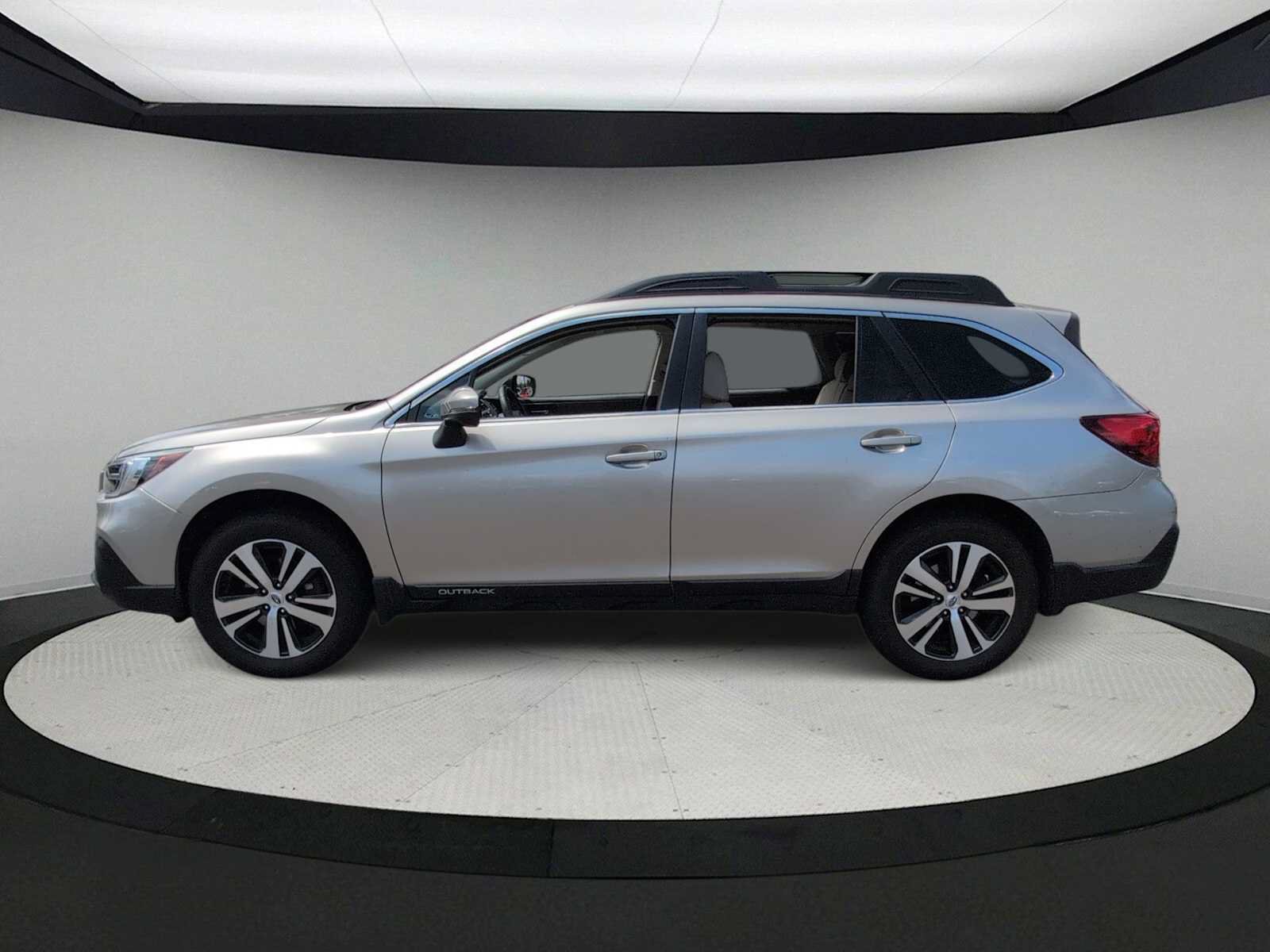 Used 2018 Subaru Outback 2.5i Limited AWD/4WD image 5