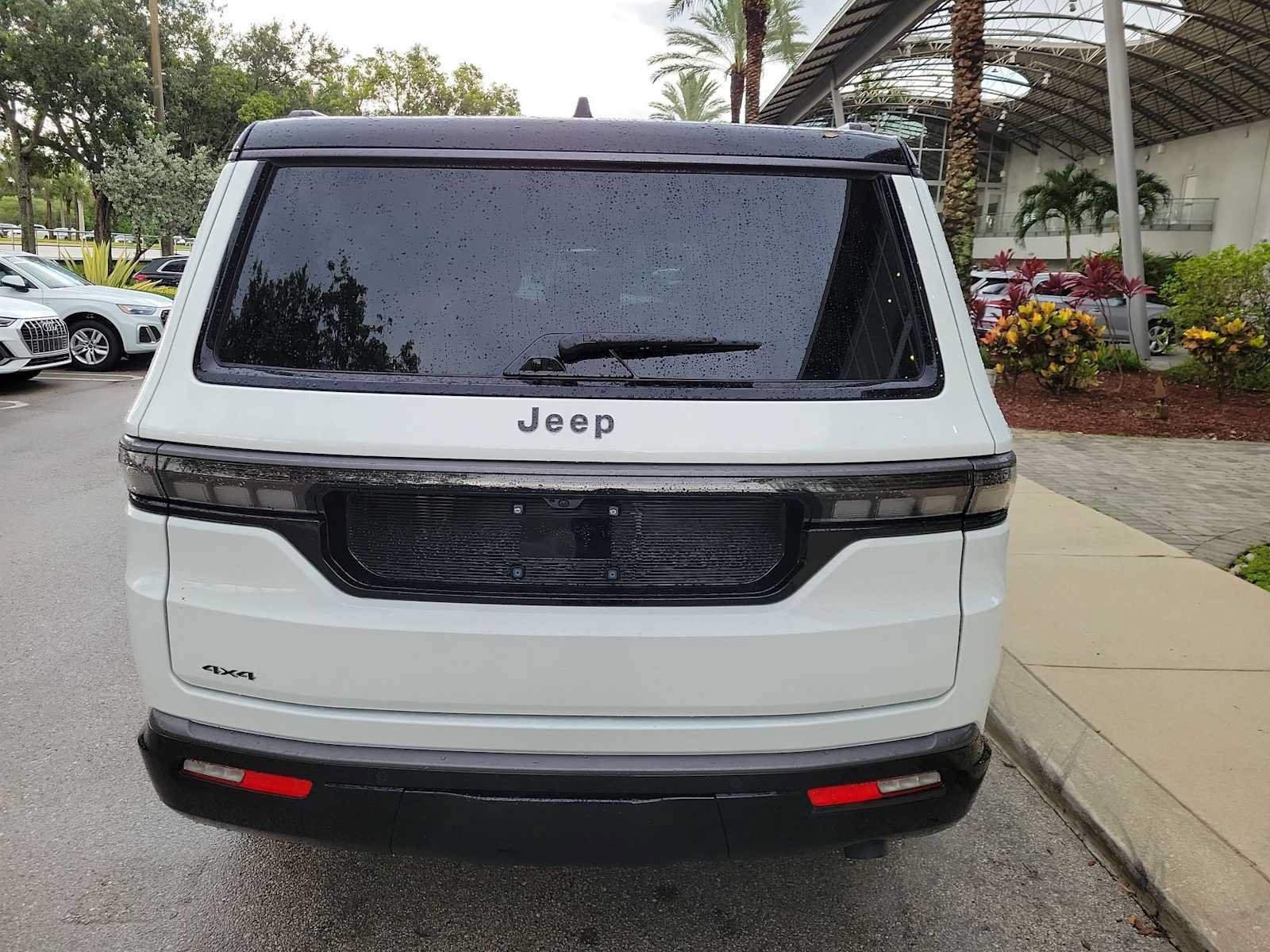 Used 2026 Jeep Grand Wagoneer Summit w/ Premium Group III AWD/4WD image 7