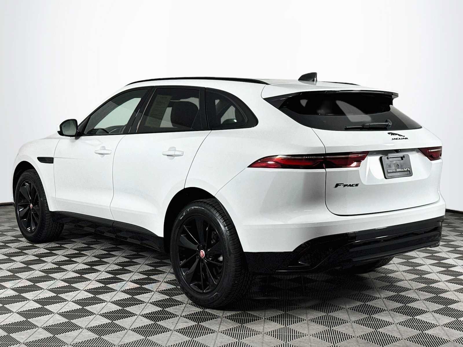 Used 2023 Jaguar F-PACE S AWD/4WD image 7