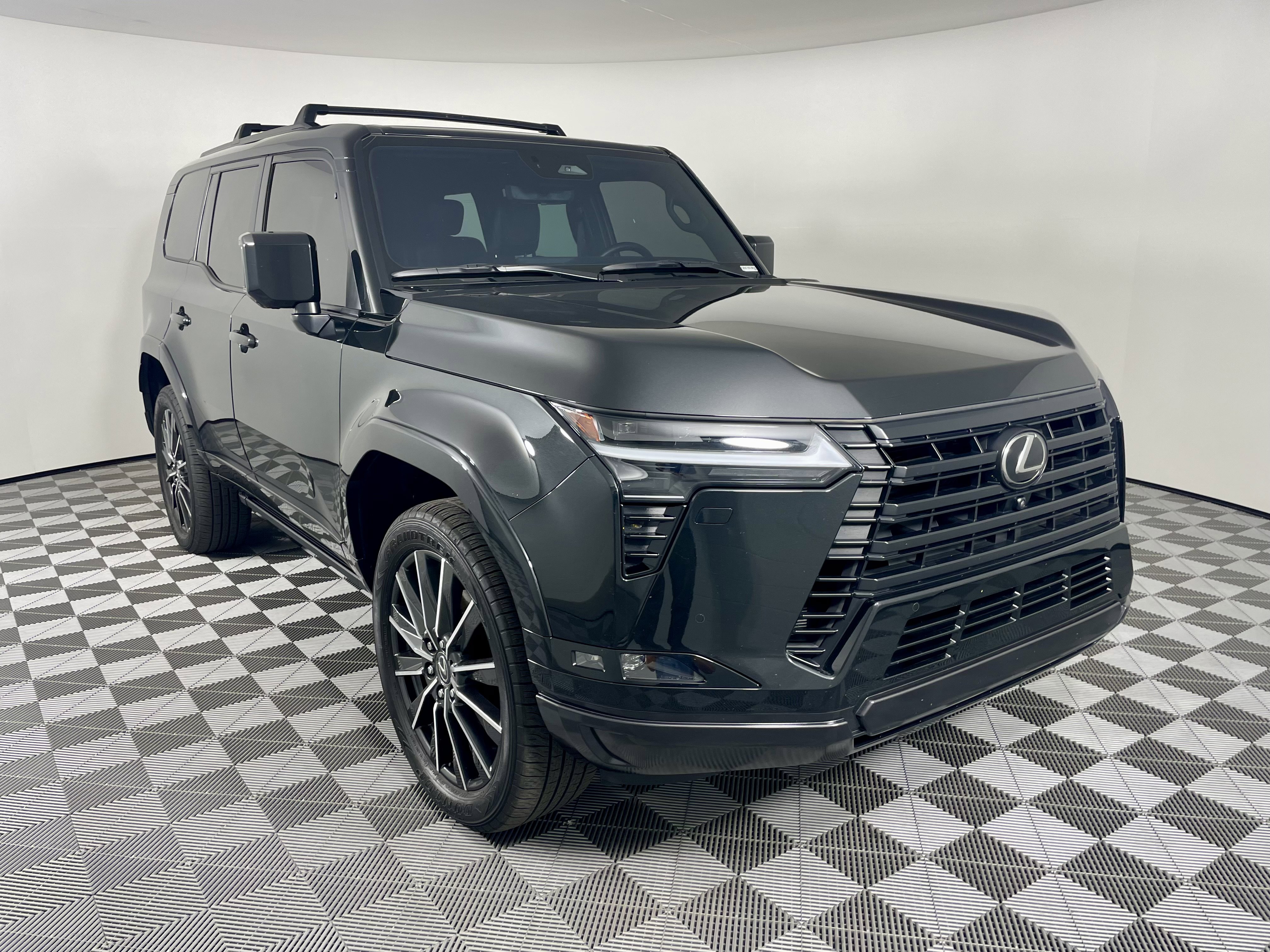 Used 2024 Lexus GX 550 w/ Accessory Package (Z1) image 7