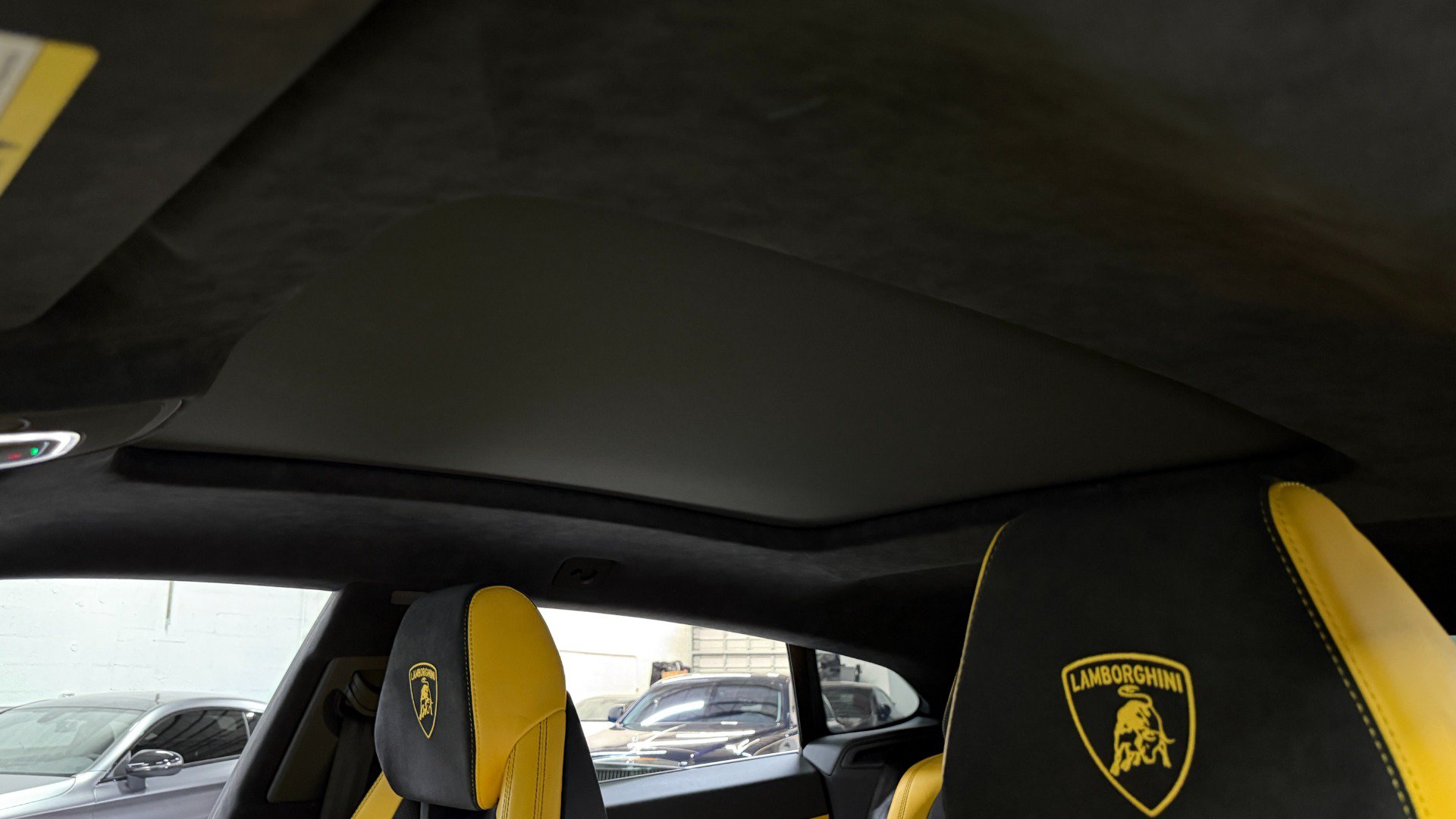 Used 2022 Lamborghini Urus AWD/4WD image 85