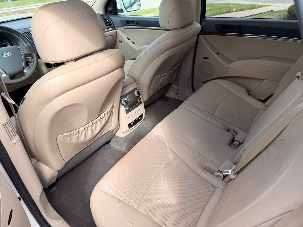 Used 2012 Hyundai Veracruz Limited w/ Entertainment Pkg image 33