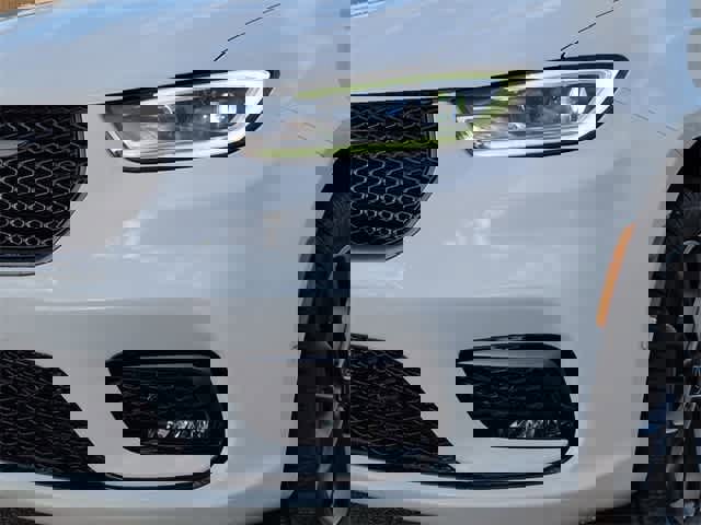 New 2026 Chrysler Pacifica Select image 11