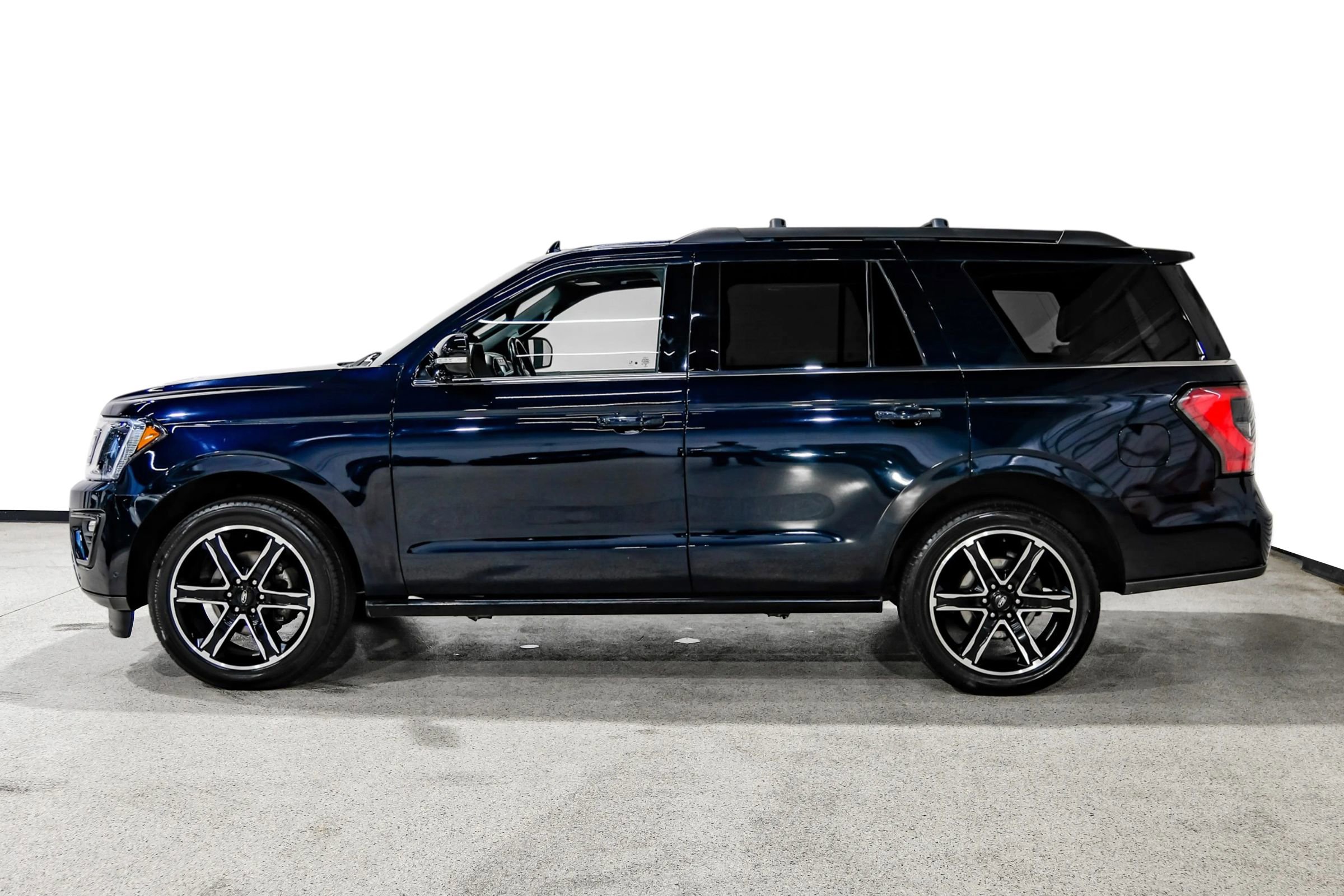 Used 2021 Ford Expedition Limited AWD/4WD image 9