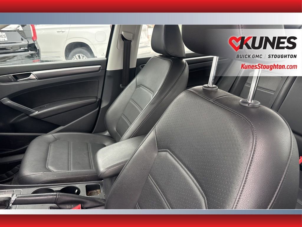 Used 2018 Volkswagen Passat 2.0T S image 20