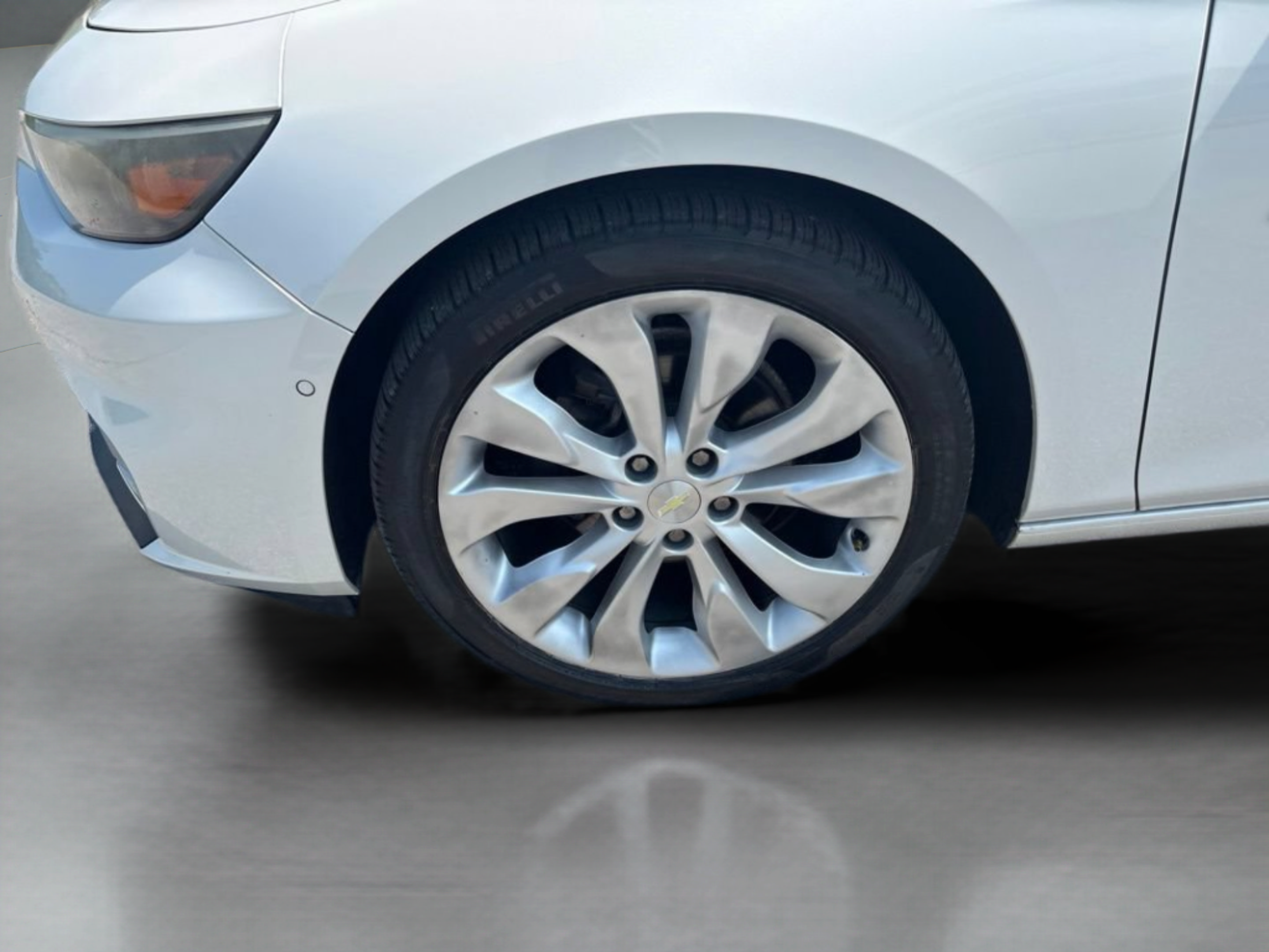 Used 2017 Chevrolet Malibu Premier w/ Premier Sun and Wheel Package FWD image 32