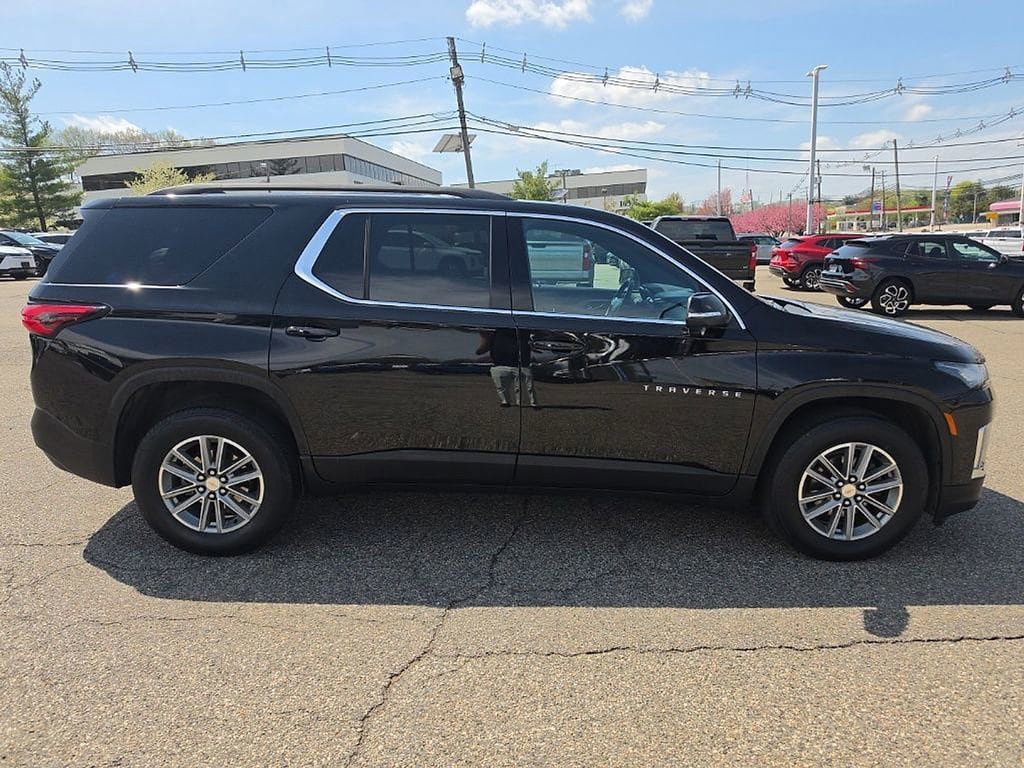 Used 2023 Chevrolet Traverse LT AWD/4WD image 2