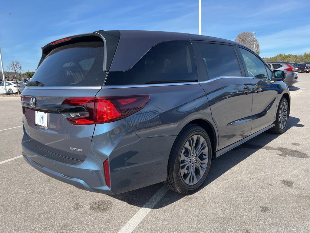 Used 2026 Honda Odyssey Touring image 4