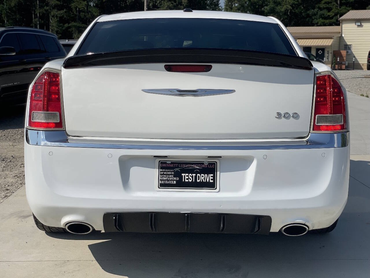 Used 2011 Chrysler 300 Limited RWD image 6