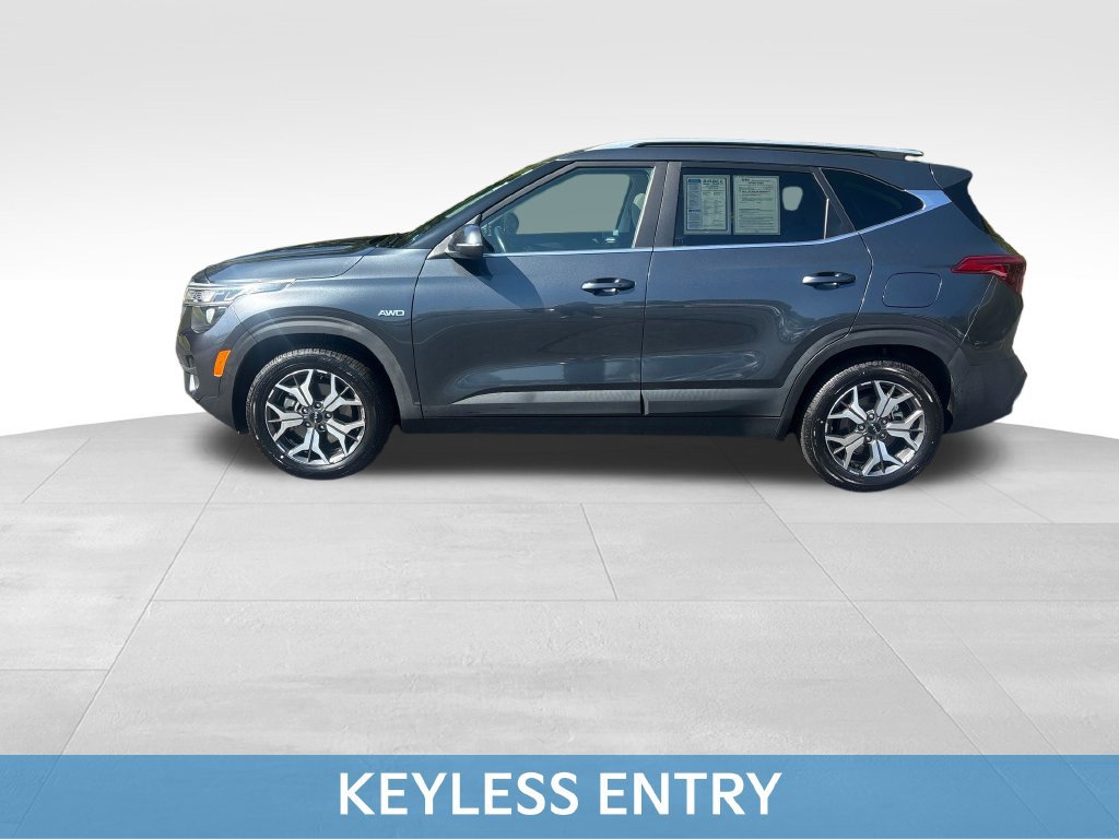 Used 2023 Kia Seltos EX AWD/4WD image 3