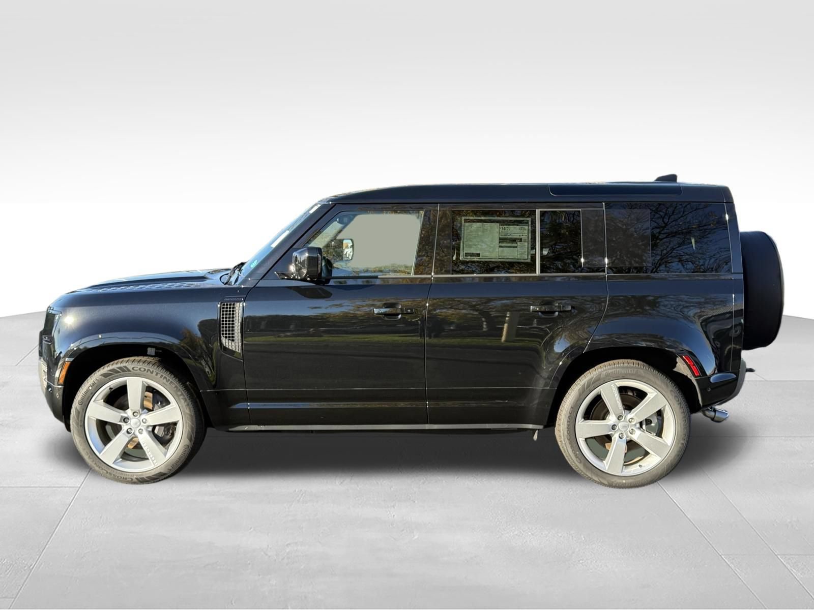 New 2025 Land Rover Defender 110 X-Dynamic SE AWD/4WD image 3