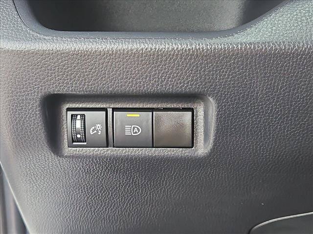 Used 2025 Toyota RAV4 LE AWD/4WD image 16