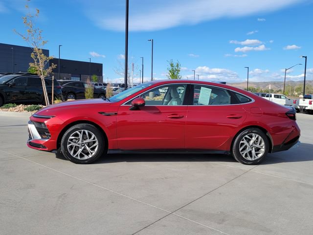Used 2024 Hyundai Sonata SEL FWD image 2