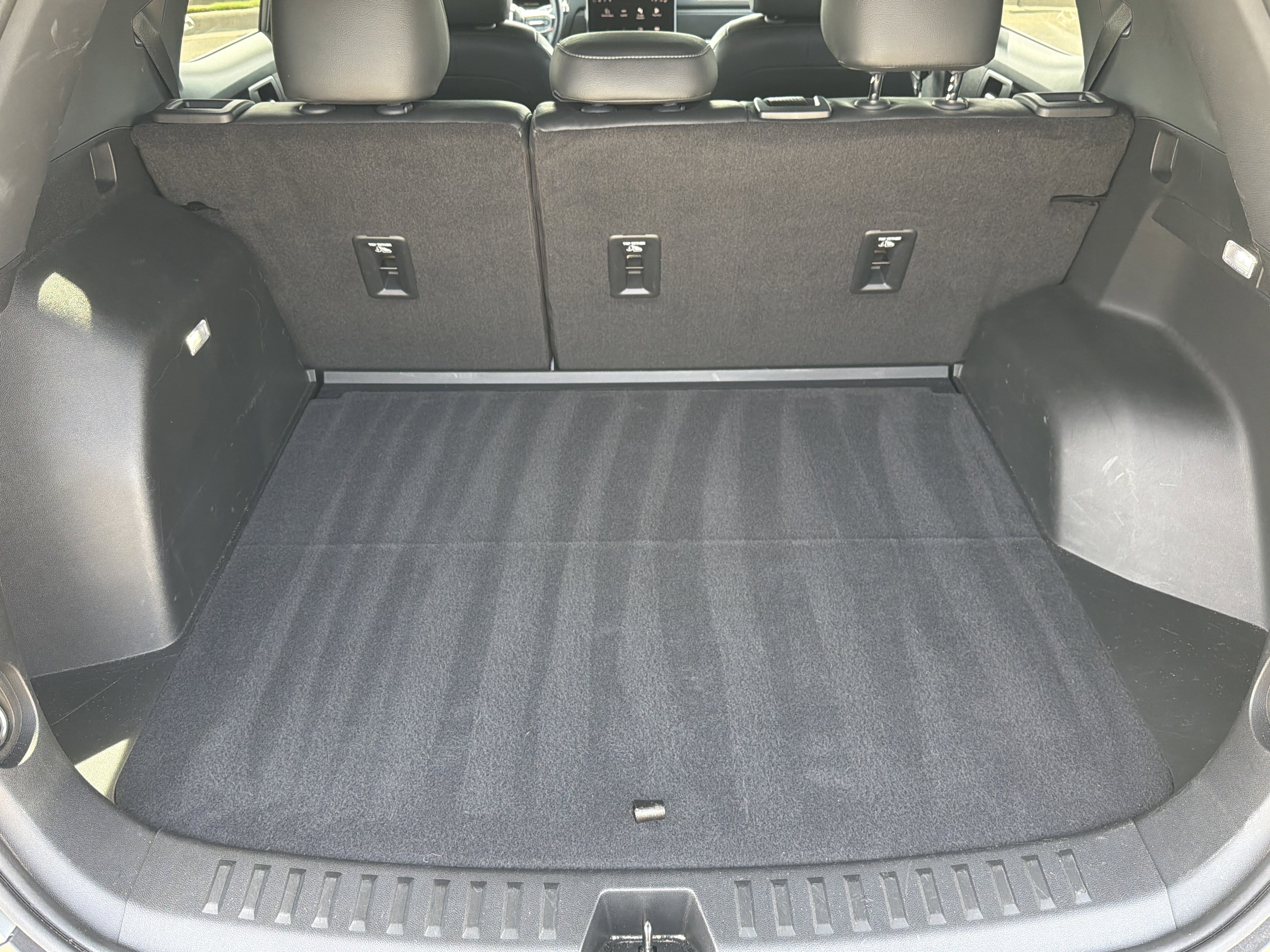 Used 2025 GMC Terrain Elevation AWD/4WD image 30