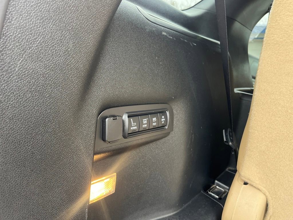 Used 2017 Ford Explorer Limited image 41